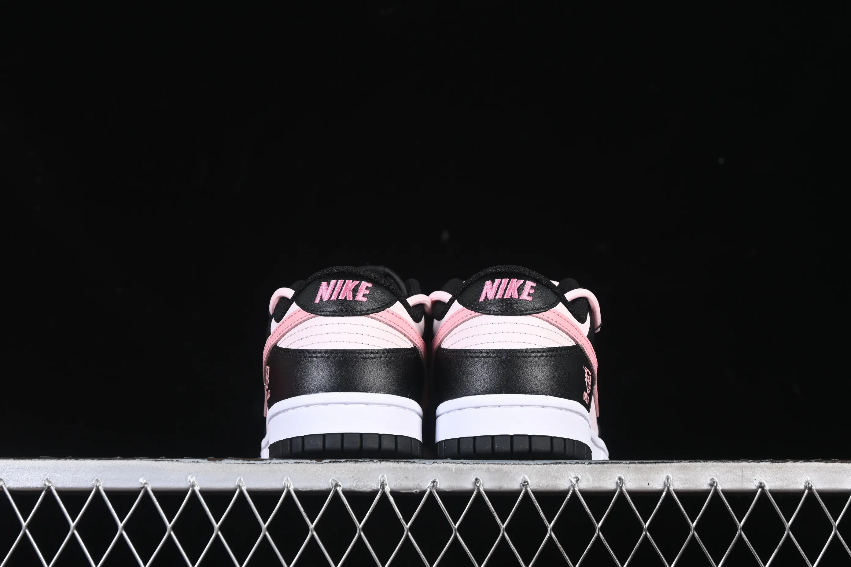 All categories Nk SB Dunk Series Nk SB Dunk Low High-end customized low-top sneakers Nike SB Dunk Low "Just Do It" straps Anniversary high-end customized low-top casual sneakers DD1503-101